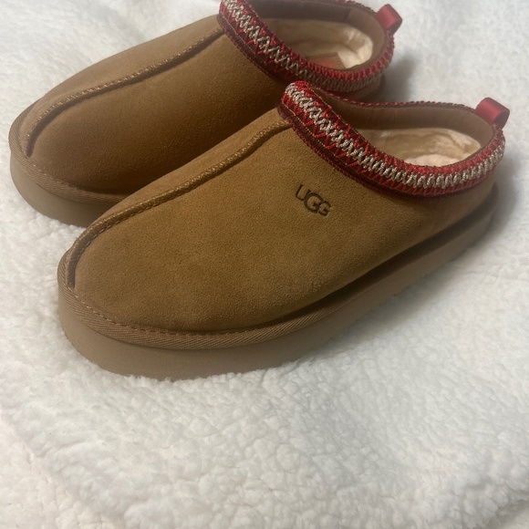 UGG Tazman platform slipper, big kids size 6 - Picture 1 of 4